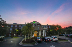 Гостиница Holiday Inn Express Hotel & Suites Charleston - North, an IHG Hotel  Чарльстон